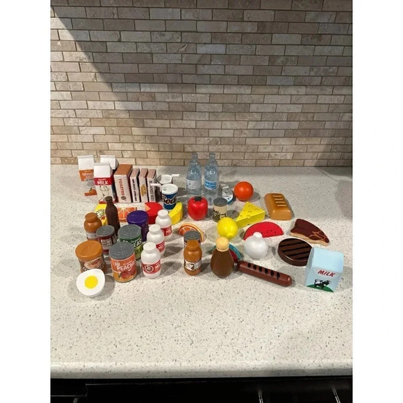 Mommy Please Fantasy‎ Food Kitchen Play Deluxe Food Set bw - Picture 1 of 3